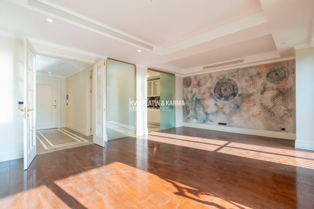 BÜYÜKYALI’DA BALKONLU 2+1 SATILIK DAİRE